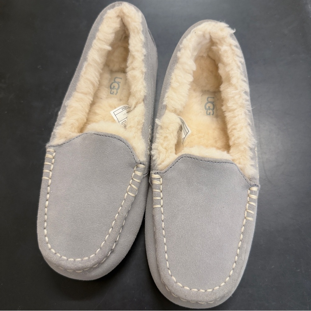 UGG Ansley Suede Moccasins Light Gray Suede Shearling-Lined Slip-On Slippers S 7